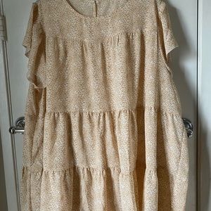 Beautiful summer blouse with mini daisy print.